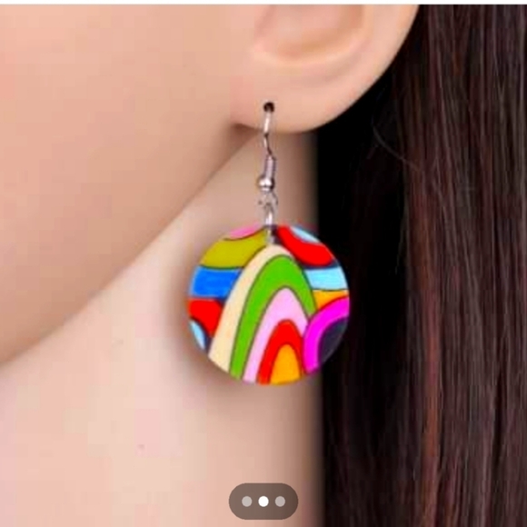 NEW RAINBOW COLOR HANGING EARRINGS - Picture 5 of 5